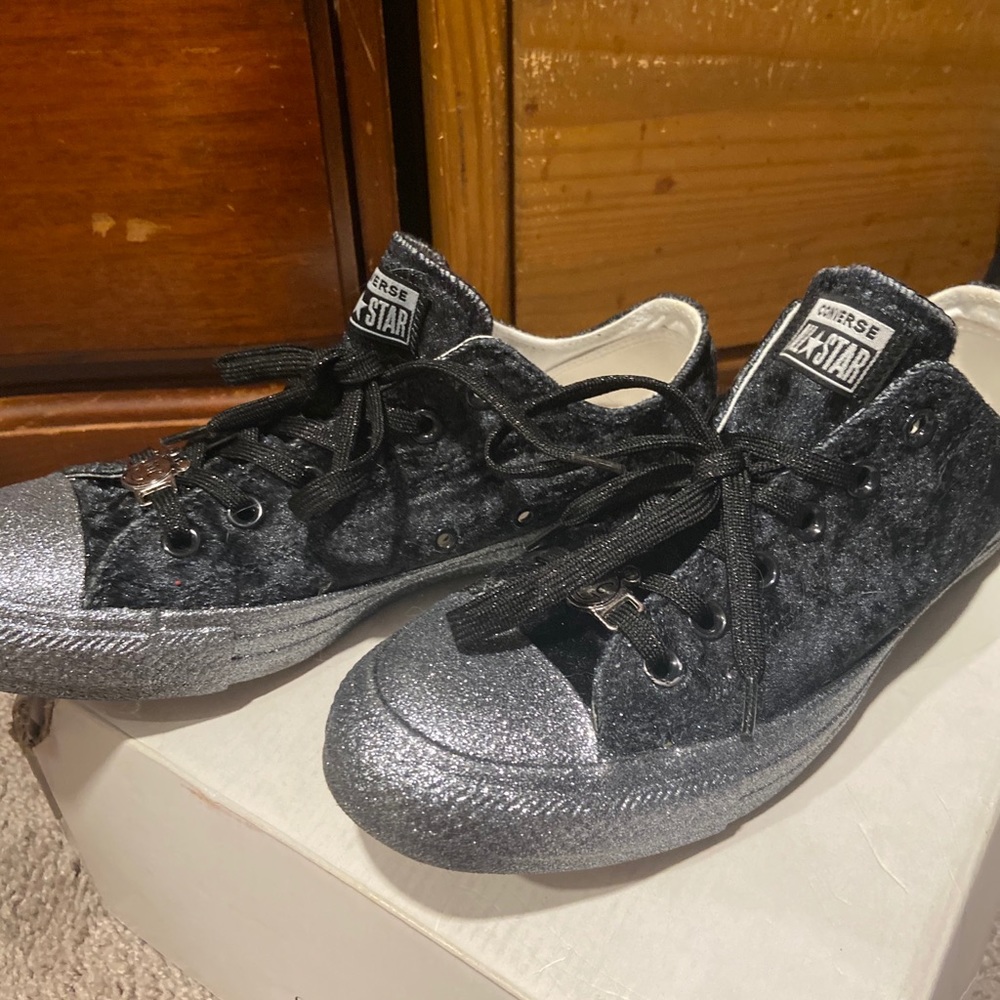 Miley Cyrus black velvet glitter converse size 9